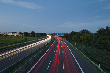 Langzeitbelichtung - Autobahn - Strasse - Traffic - Travel - Background - Line - Ecology - Highway - Long Exposure - Motorway - Night Traffic - Light Trails - Vacation - Sunset - High quality photo