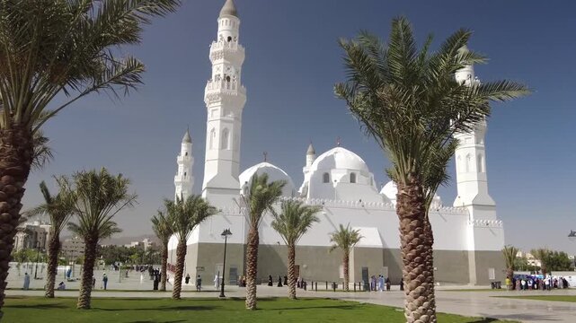 Forward Motion Towards Quba Mosque with Palm Trees &ndash; Medina, Saudi Arabia