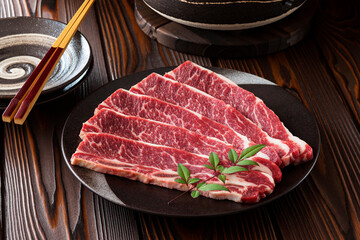 【和牛骨付きカルビ】新鮮な精肉です。焼肉・バーベキュー用の和牛骨付きカルビです。