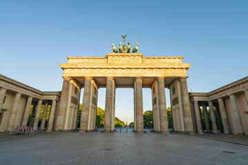 Obraz premium The Brandenburg Gate at morning light. Public landmark of Berlin, Germany not protected by copyright