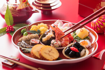 【おせち料理】新年をお祝いするお正月。食材ひとつひとつに健康や繁栄の願いが込められたおせち料理です。