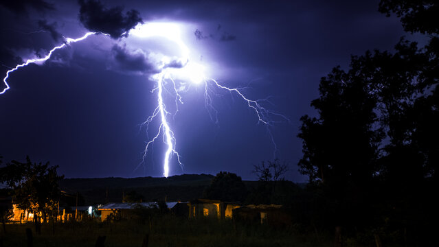 Noite El&eacute;trica