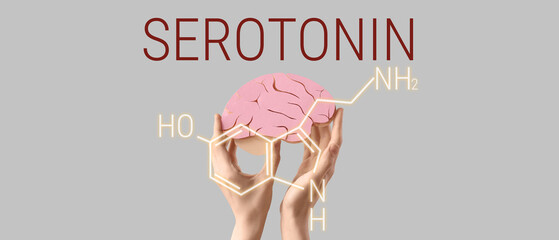 Obraz premium Woman with paper brain on light background