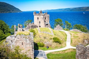 Fototapeta premium urquhart castle, loch ness, highlands, scotland, uk, ruins of castle