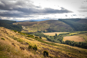 Fototapeta premium cairngorm mountains, cottage, heather, speyside, spey, scotland, uk, hills, hiking, outdoors