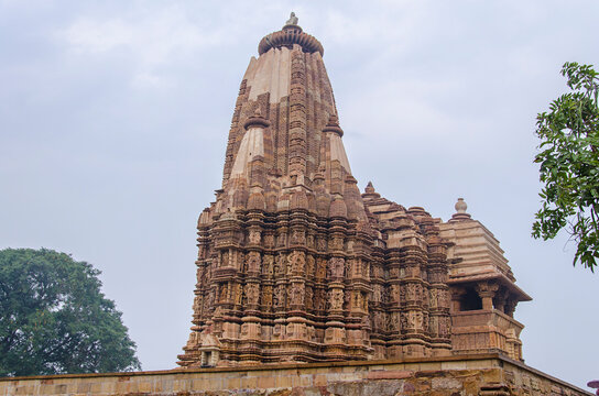 Devi Jagadamba or Devi Jagadambika temple, built by the rulers of the Chandella dynasty between the 10th and the 12th centuries, Khajuraho, Madhya Pradesh, India. UNESCO World Heritage site.