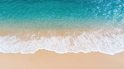 Obraz premium Crystal clear ocean waves gently lap against sandy shore, creating serene atmosphere