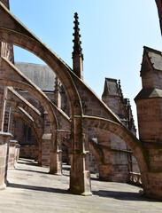 Cathédrale de Rodez - planètes et arcs-boutants