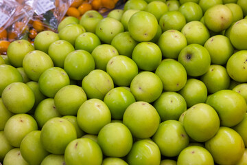 Green apple sell in the market