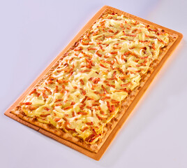 Flammkuchen auf Weiss, Teigware, lecker, köstlich