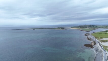 village de BALLYVAUGHAN en Irlande en bord de mer du plateau des burren 