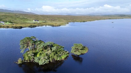 survol du parc national du Connemara en Irlande et de la côte
