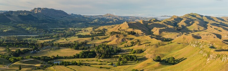 Obraz premium ニュージーランド ホークス・ベイ地方にあるテ・マタ・ピーク頂上からの朝の風景