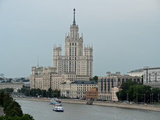Fototapeta premium Moscow River View with Kotelnicheskaya Embankment Architectural Landmark