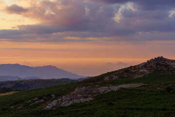 Dopo il tramonto sulle colline