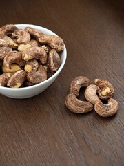 Obraz premium 고소한 구운 캐슈넛, 간식