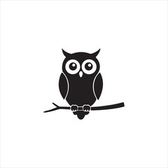 Obraz premium Owl Silhouette on Branch