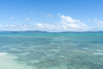 古宇利大橋から見た海と沖縄本島