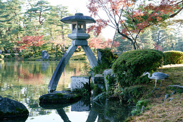 紅葉真っ盛りの金沢　日本三名園のひとつ兼六園