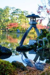 紅葉真っ盛りの金沢　日本三名園のひとつ兼六園