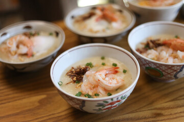 タイ風のエビのお粥