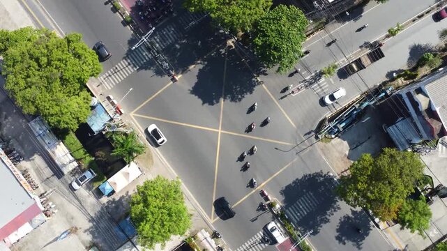 The busiest traffic light intersection in Banjarmasin, the intersection entering Banjarmasin city, kilometer 6