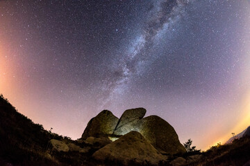 Via Lattea sui megaliti