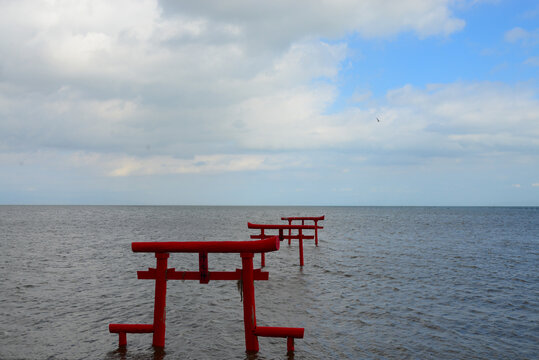 海と鳥居 大魚神社海中鳥居