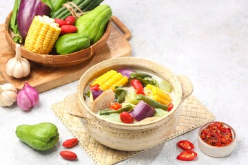 Sayur Lodeh. Lodeh vegetables are vegetables that are usually made from Japanese pumpkin, long beans, eggplant, tempeh, chili, corn and coconut milk.