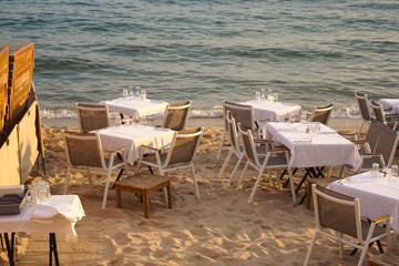 restaurant on the seashore