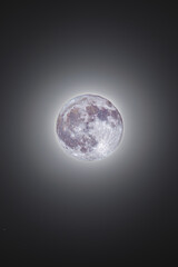 Obraz premium Mineral full Moon - August 10 2025, Poland