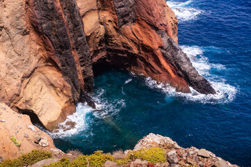 Obraz premium Red rocks landscape of Point of Saint Lawrence (Ponta de Sao Lourenco) Island of Madeira, Portugal.