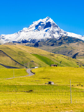 Carihuayrazo Volcano, a volcano in the Ecuadorian Andes