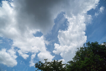 Fototapeta premium Blue sky background with clouds