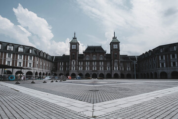 Obraz premium 道の駅 神戸フルーツ・フラワーパーク大沢、ヨーロピアン風な建物と風景、神戸、日本