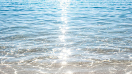 Obraz premium Clear water reflects sunlight, creating sparkling patterns surface, evoking tranquility