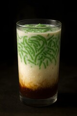 Es cendol dessert in a tall glass