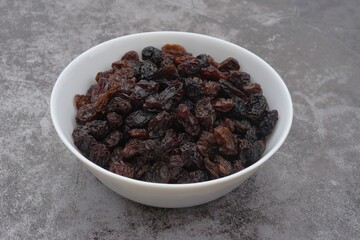 Image of jumbo flame seedless raisins.