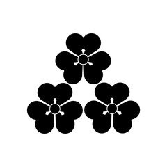 片喰紋・三つ盛り片喰（みつもりかたばみ）