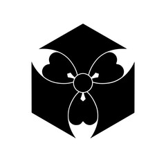 片喰紋・亀甲型剣片喰（きっこうがたけんかたばみ）/ 大剣片喰（たいけんかたばみ）