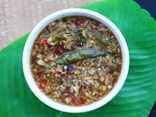 Thai mushroom chili paste made with fresh mushrooms and herbs, spicy, aromatic, and perfect with vegetables.