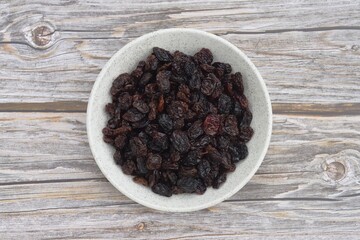 Image of jumbo flame seedless raisins.