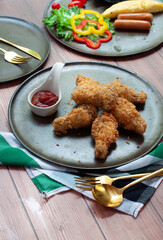 fried chicken wings with sauce