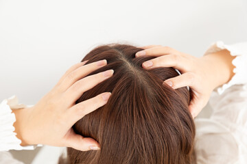 女性の頭皮の悩み01