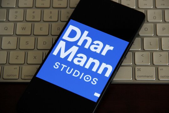Dhar Mann Studios - Produtora de v&iacute;deo criada por Dhar Mann, conhecida por seus v&iacute;deos curtos e com roteiro que abordam temas sociais e li&ccedil;&otilde;es de vida, especialmente para um p&uacute;blico jovem,.