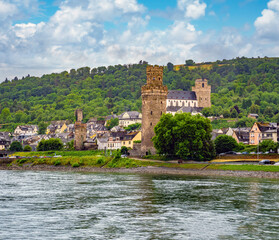 Fototapeta premium Oberwesel along the shores of the Romantic Rhine valley, Rheinland-Pfalz, Germany