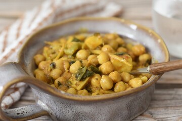 Image of chana panner in a bowl.