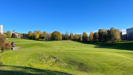 Obraz premium Torshovdalen Park Oslo on a Clear Sunny Day