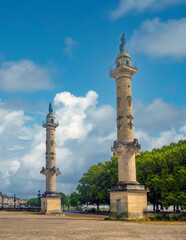 River front promendae of Bordeaux with the Colonnes rostrales in the foreground, Bordeaux, Gironde, Nouvelle-Aquitaine, France