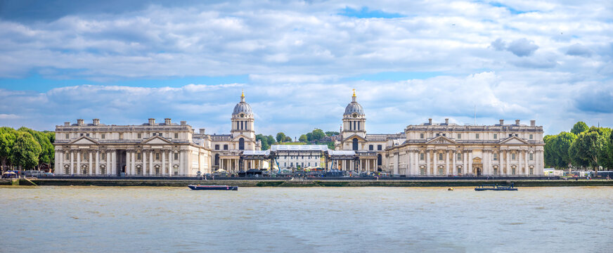 View of the historic Royal Naval Hospital and the River Thames from the Isle of Dogs, Greenwich, Greater London, England